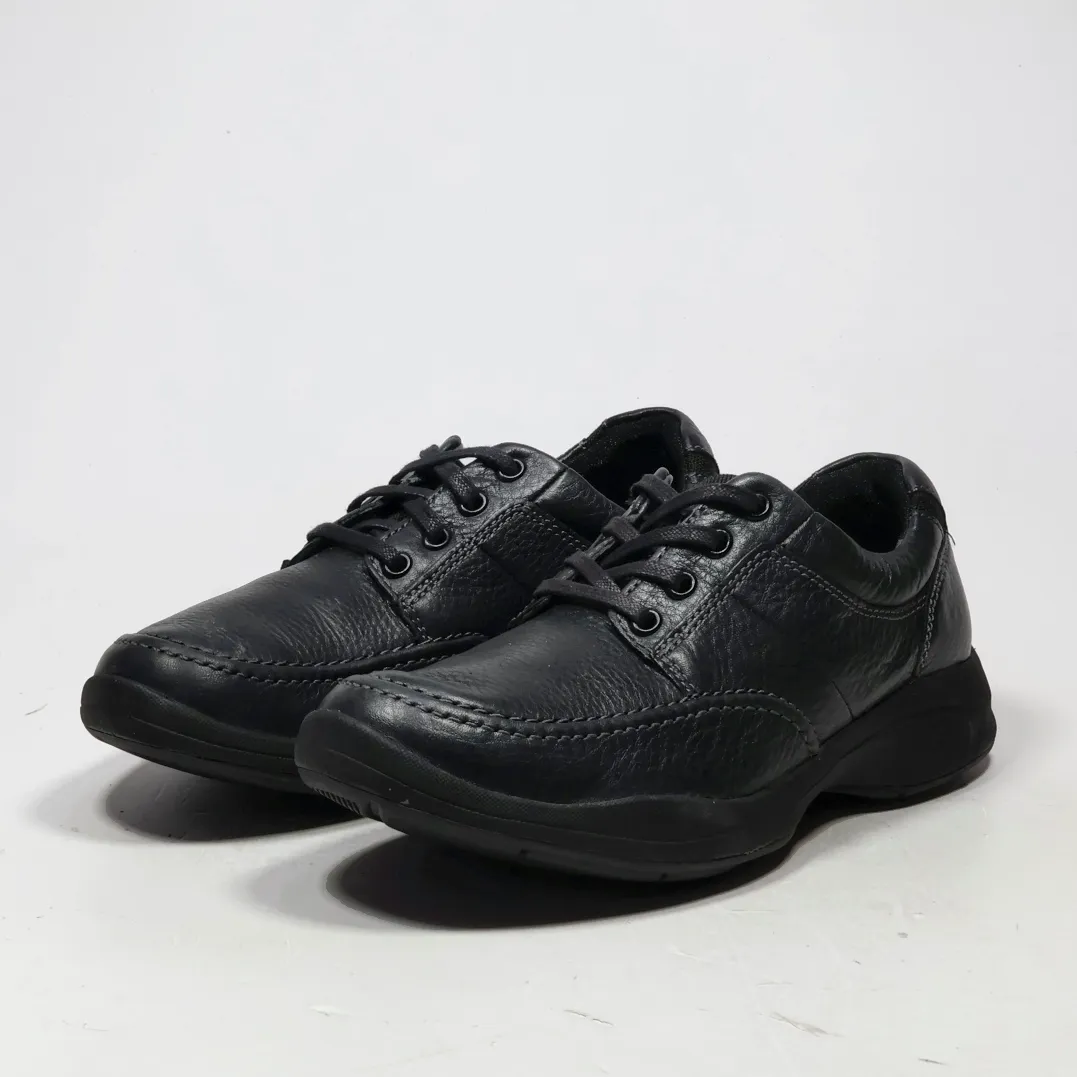 Clarks Wave Walk Casual Lace Ups Leather Black Colour For Men